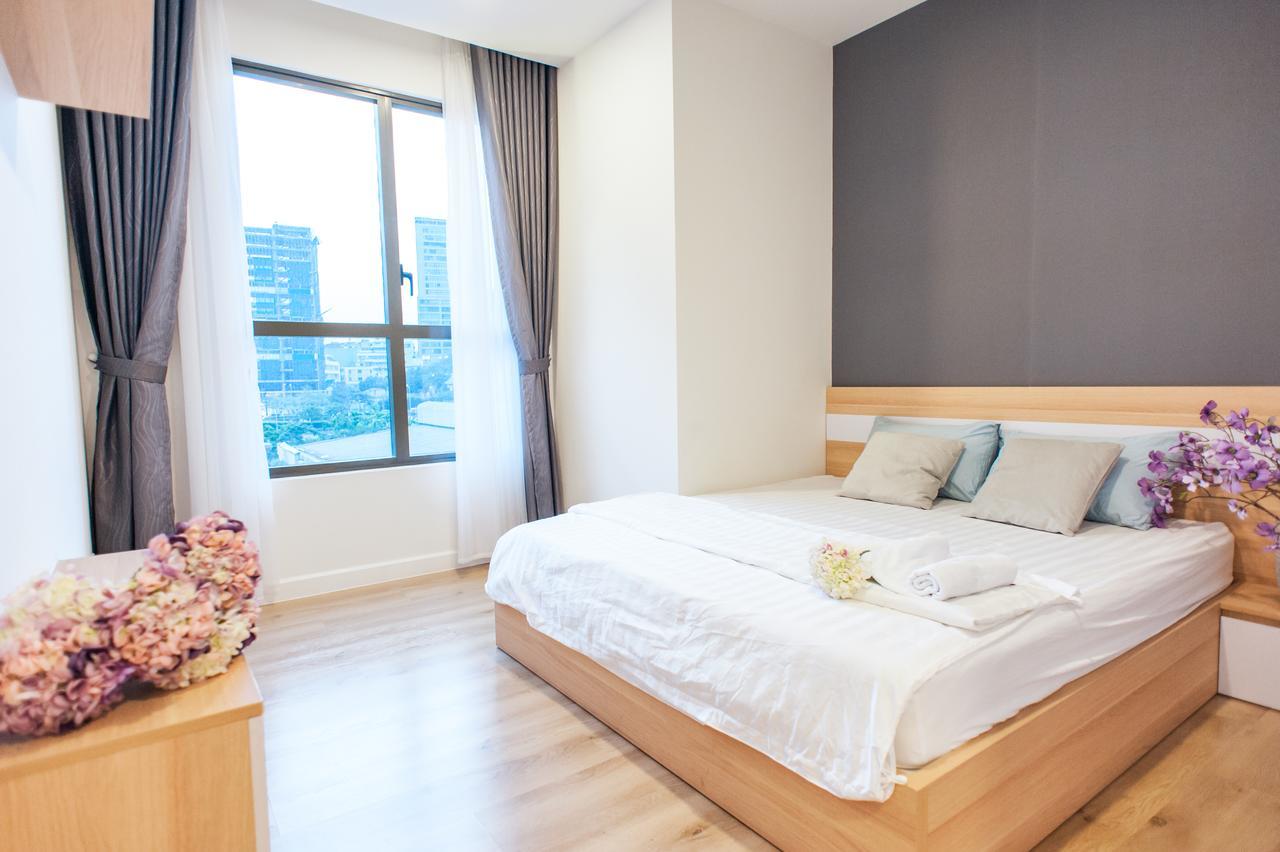 Infinity Edge Pool - Rivergate Apartment Ho Chi Minh City