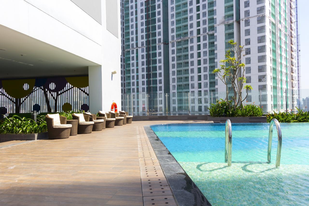 Infinity Edge Pool - Rivergate Apartment Ho Chi Minh City