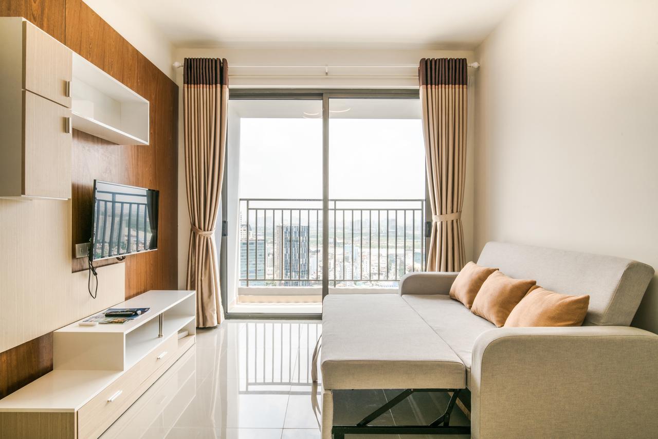 Infinity Edge Pool - Rivergate Apartment
