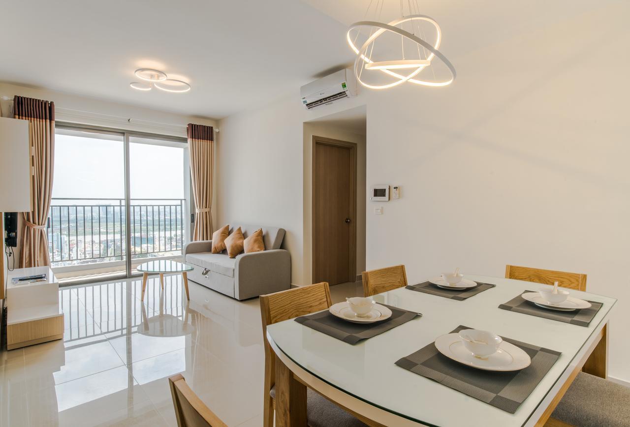 Infinity Edge Pool - Rivergate Apartment *