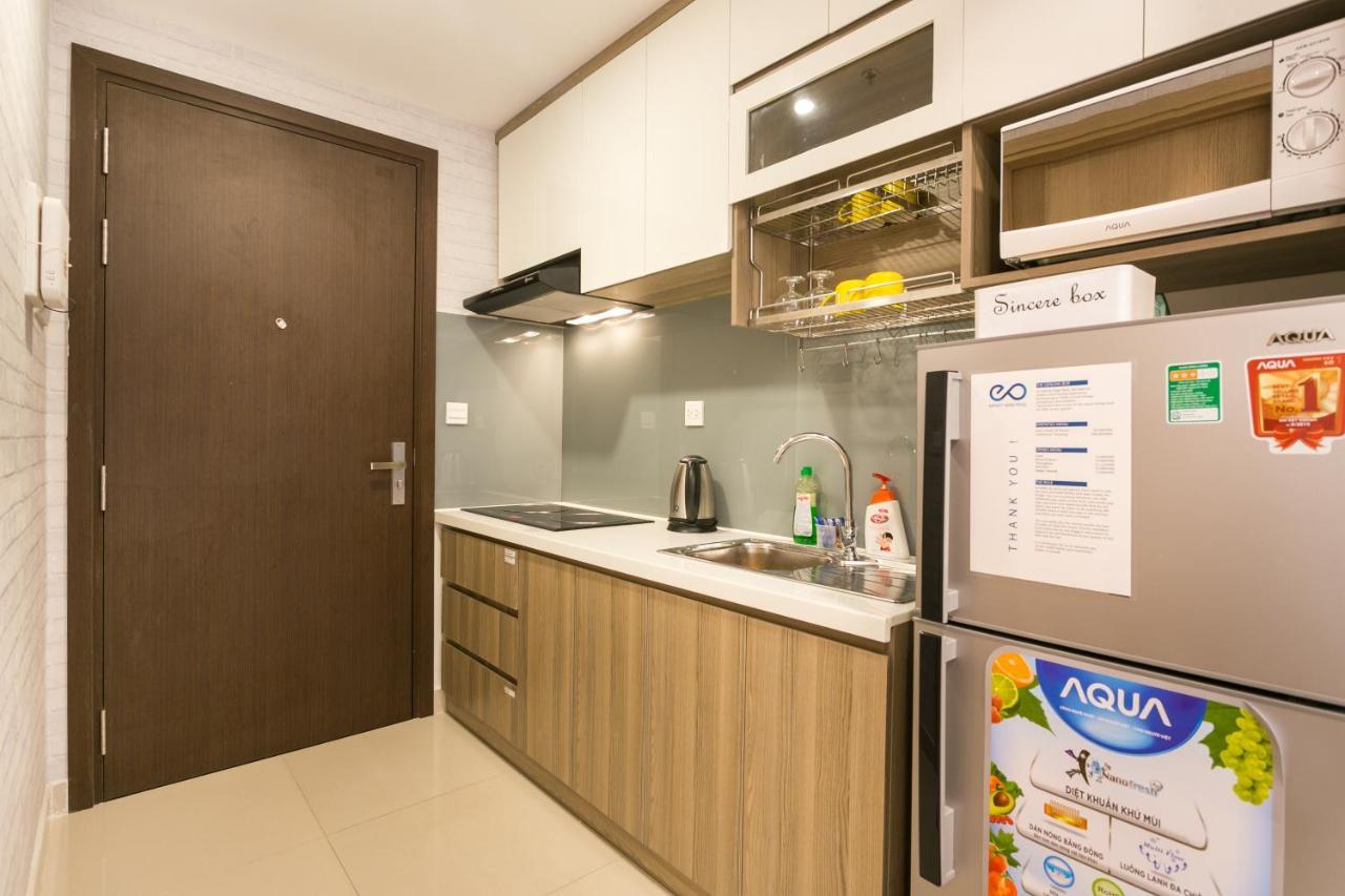 Infinity Edge Pool - Rivergate Apartment