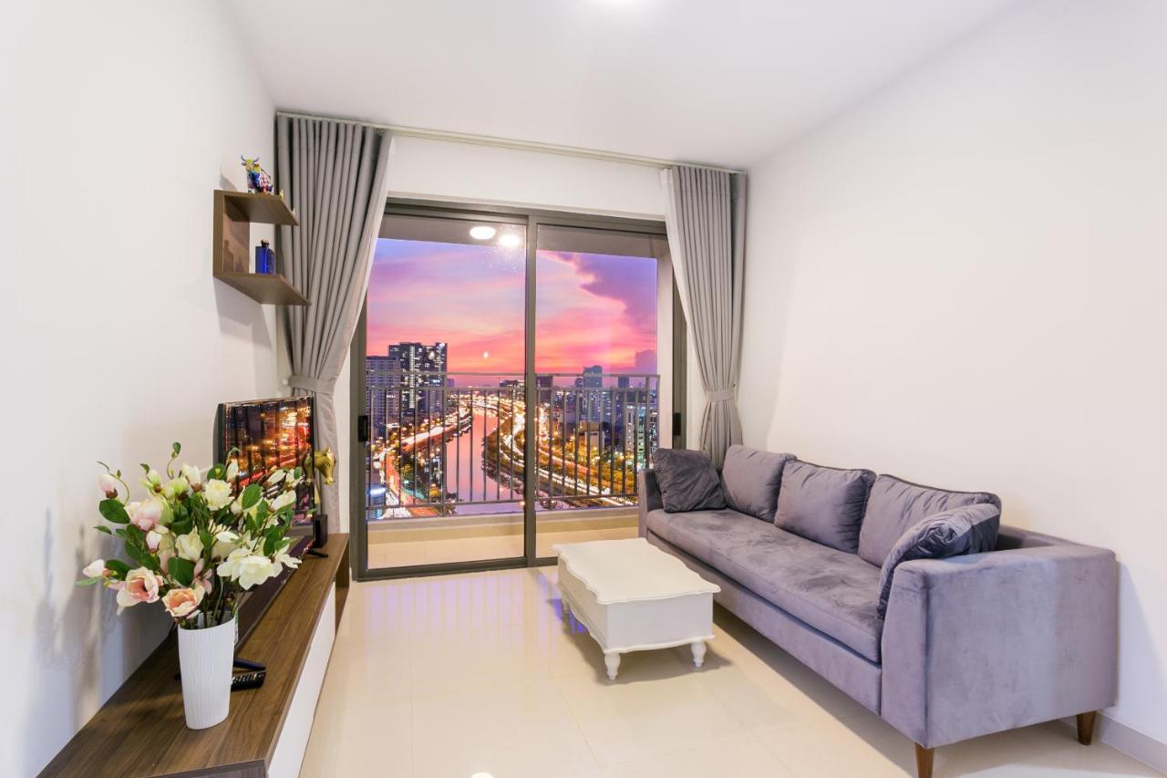 Infinity Edge Pool - Rivergate Apartment Ho Chi Minh City